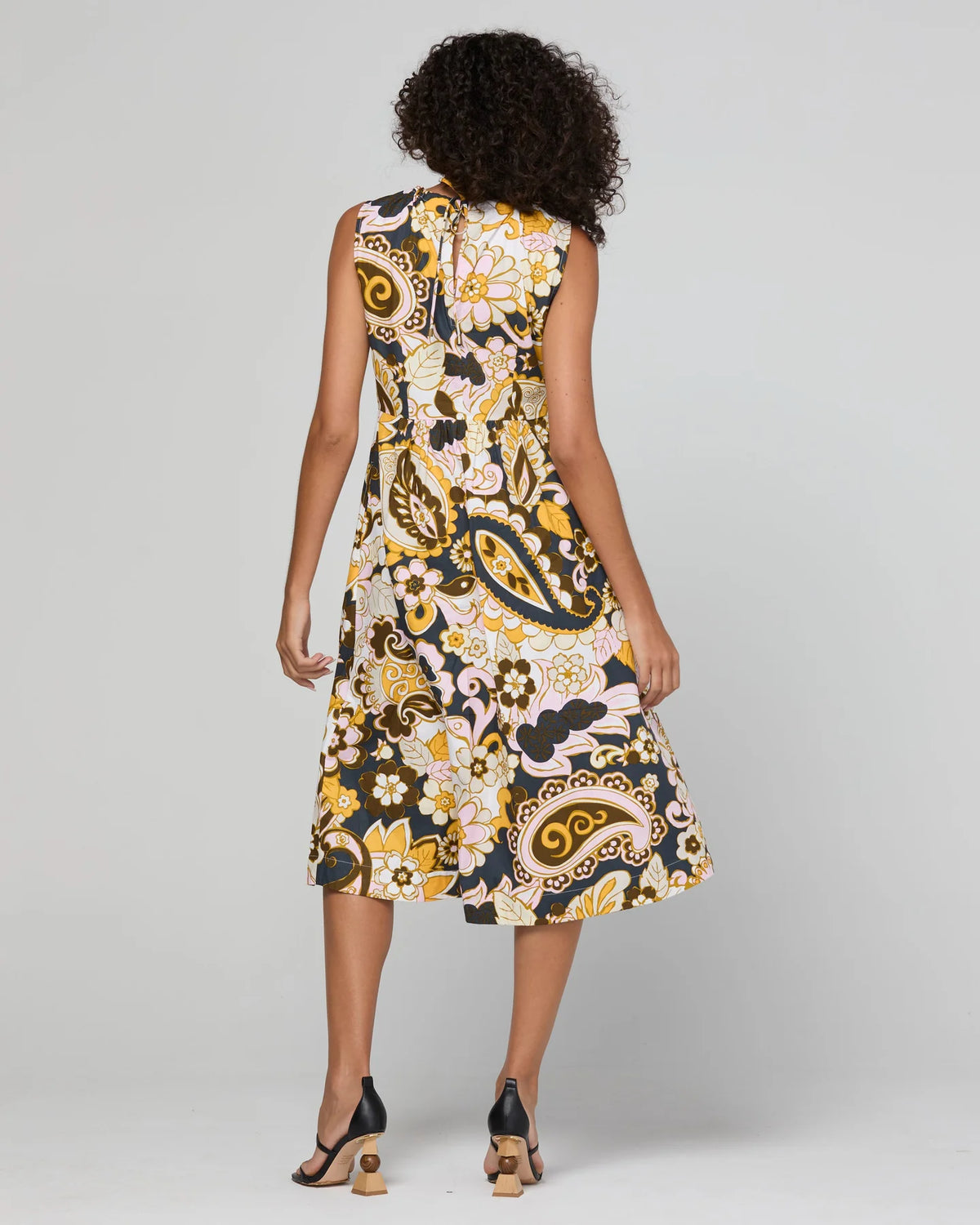 Boom Shankar Carmen Dress Thema
