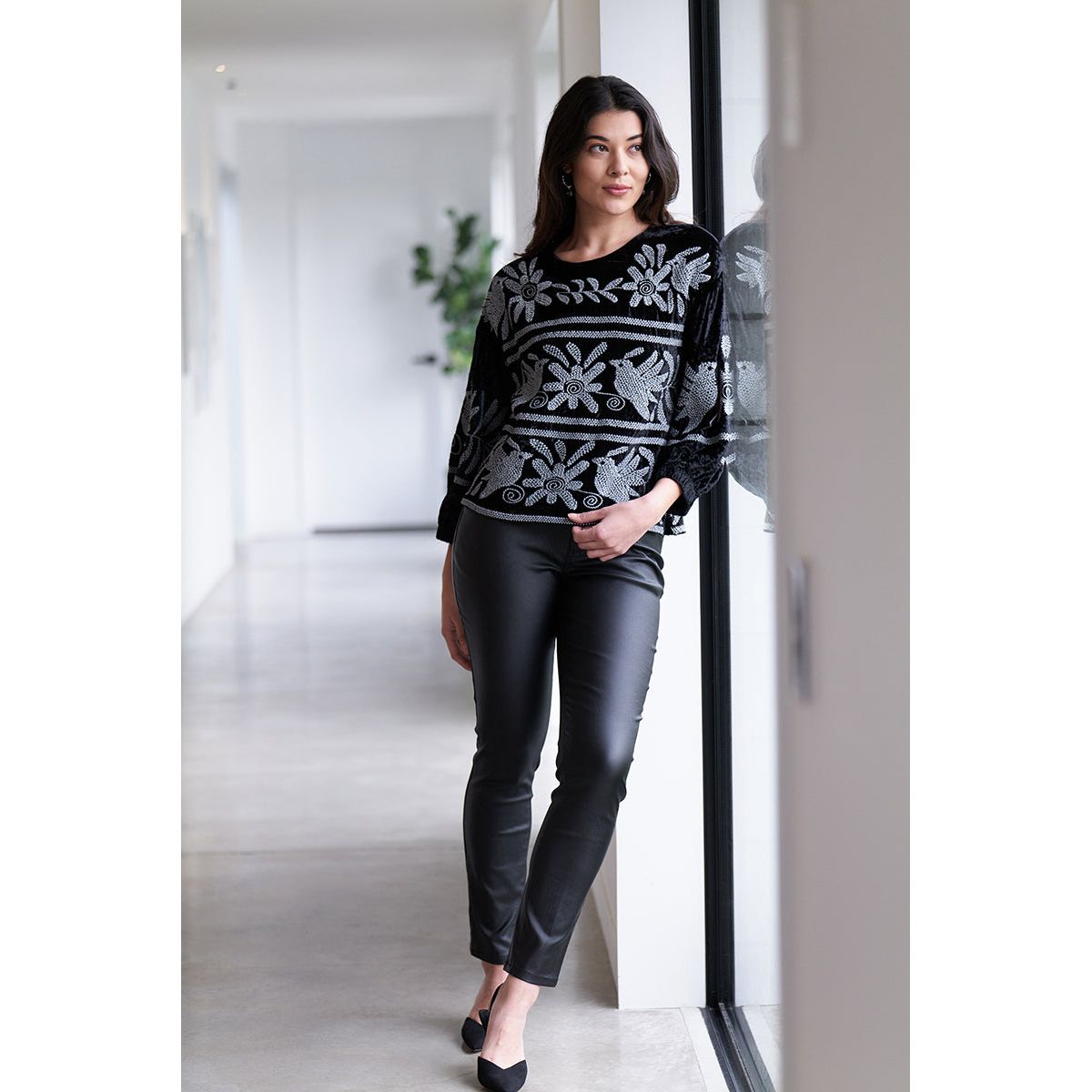 Foil Casino Royale Top Black