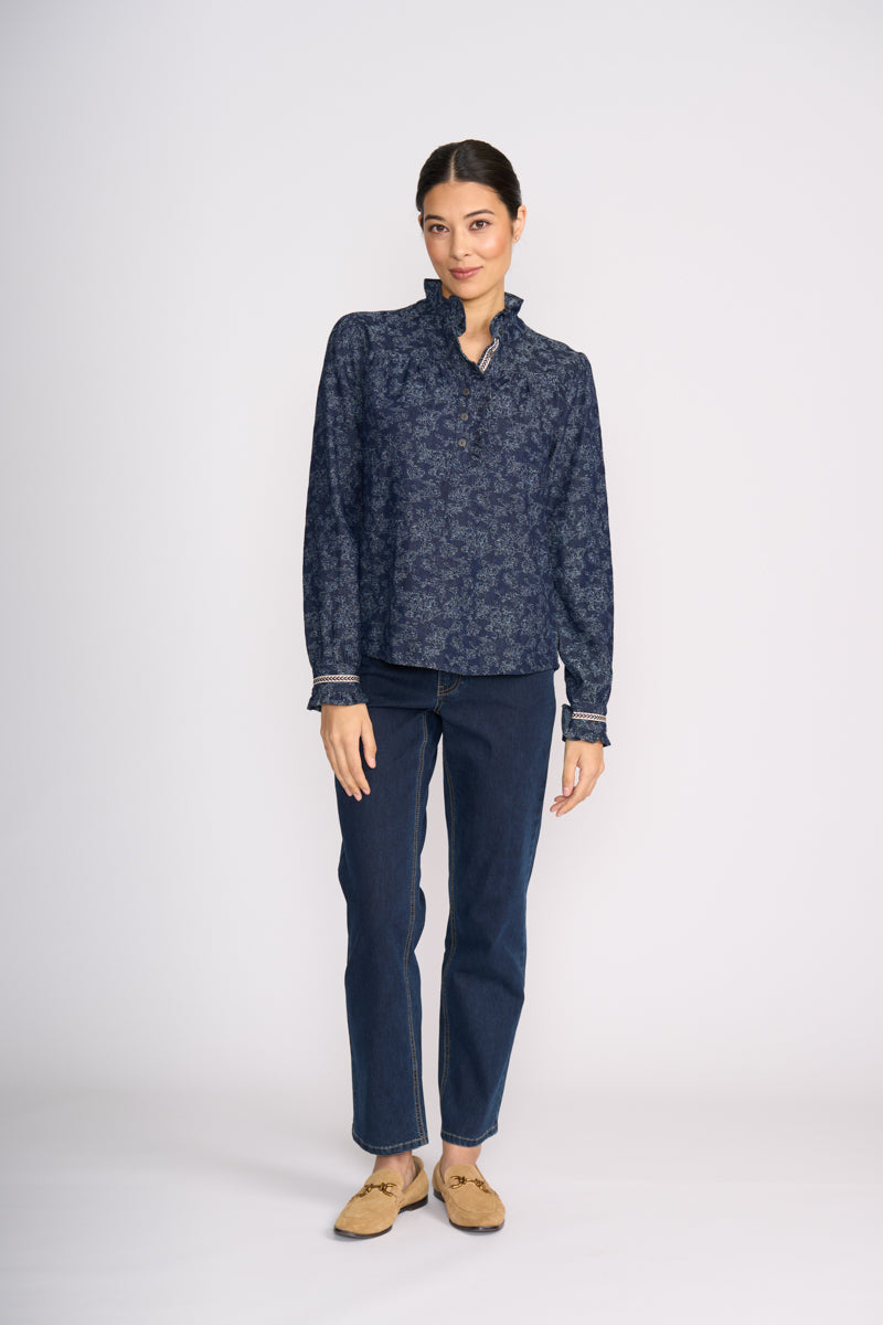 Foil Frilling Shirt Tapestry