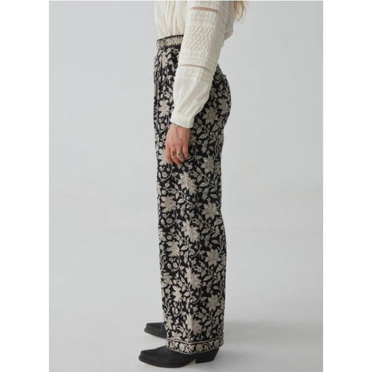 Maison Hotel Pepa Pant (ying yang)
